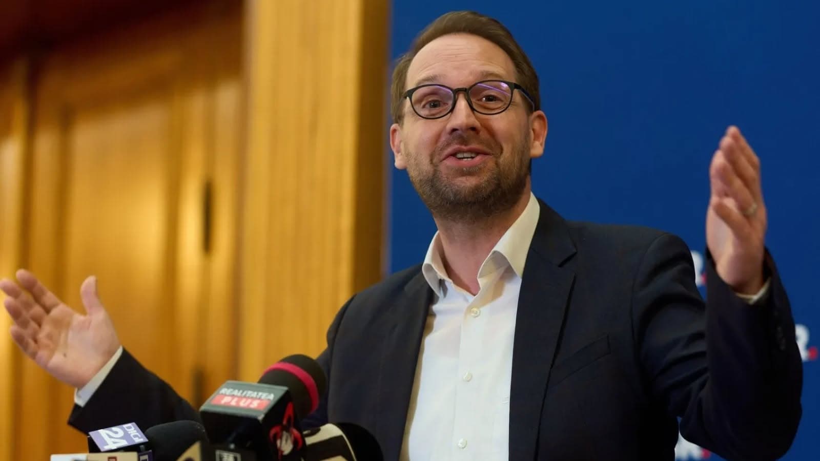 Dominic Fritz a împrumutat bani în campania electorală de la un userist. După ce a ajuns primar, i-a aprobat un PUZ pentru un proiect imobiliar