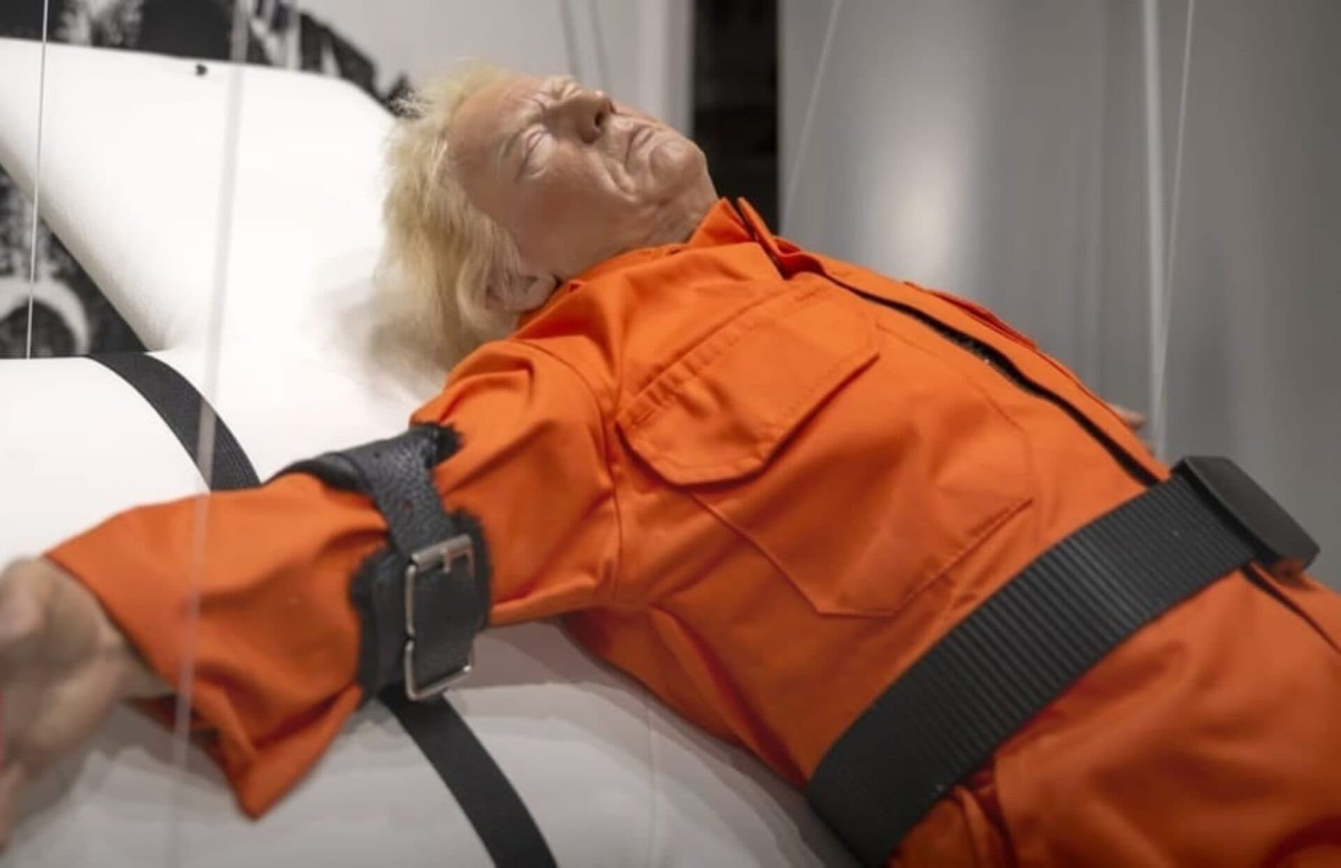 Donald Trump, în uniformă de deținut. Sfânt sau păcătos?