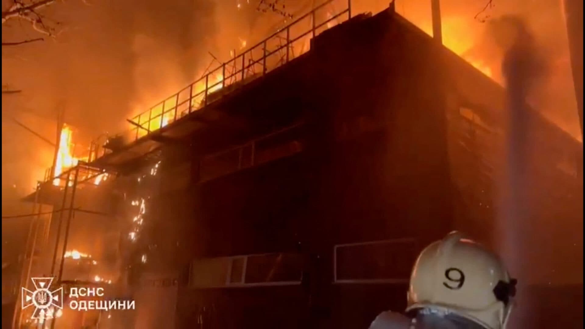 Dronele au lovit din nou Odesa. Incendii și distrugeri în zone rezidențiale