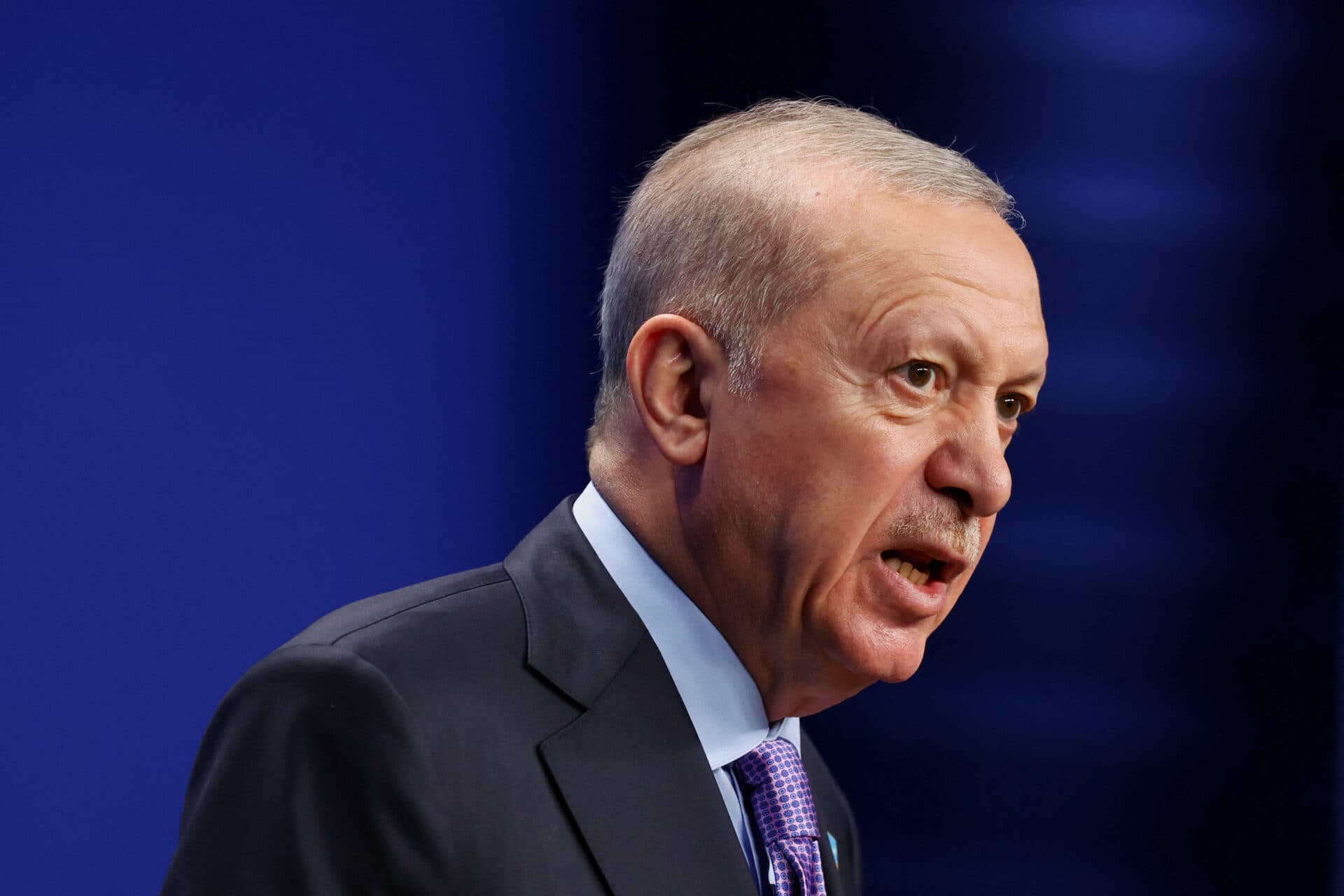 Erdogan, intermediar între puteri. Trump, gata de negocieri doar dacă vine și Putin
