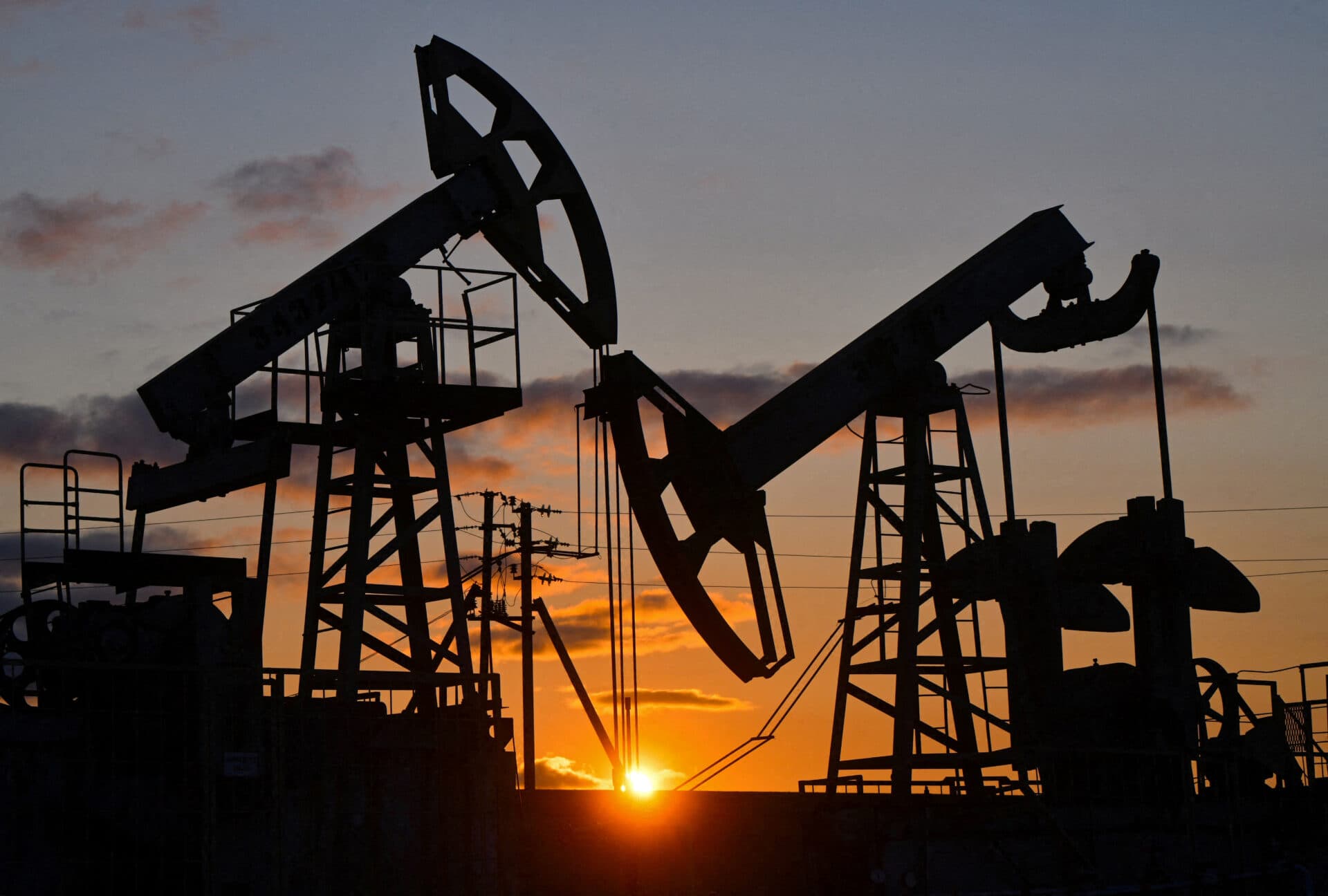 Evoluția prețului petrolului și impactul în România