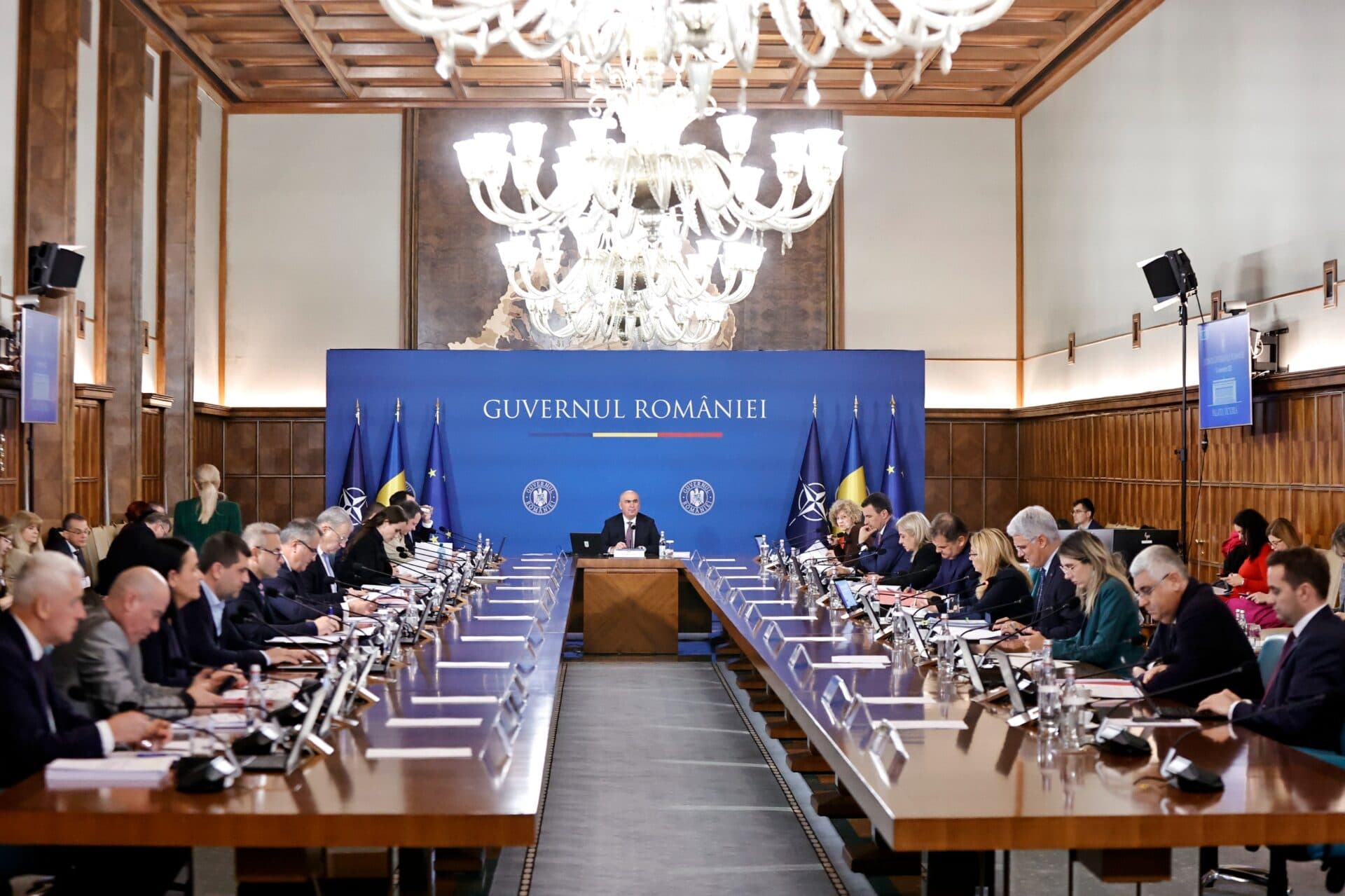 Executivul pregătește lista companiilor de stat care vor fi lichidate. CFR Marfă, prima pe listă