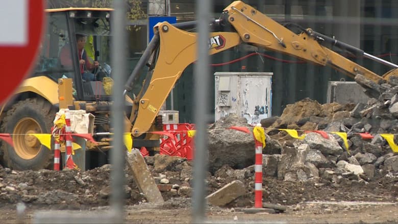 Explozie la o magistrală de metrou aflată în lucrări, în Sectorul 1 al Capitalei. Un bărbat a fost rănit