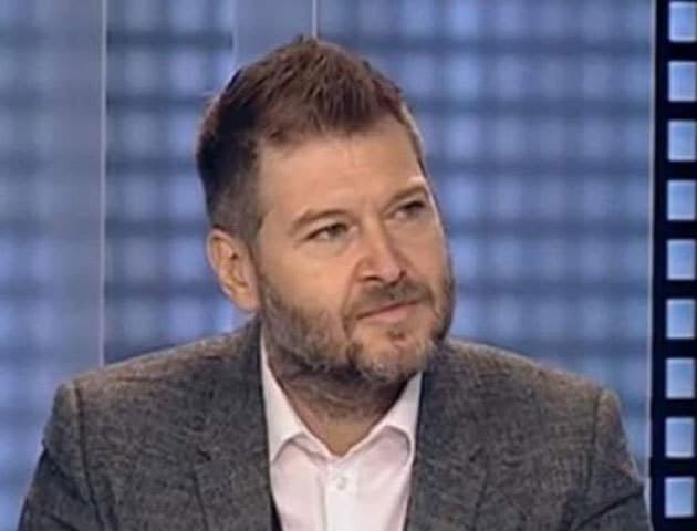 Felix Rache: „Ciolacu vrea să lase la butoane pe unul dintre pasagerii din avionul Nordis”