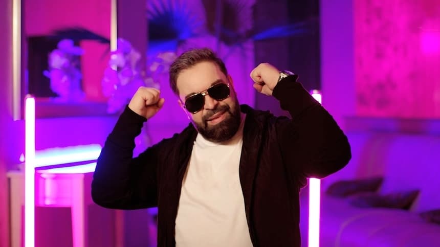 Florin Salam, acuzat că ar fi agresat o tânără de 23 de ani, într-un hotel din Bucureşti