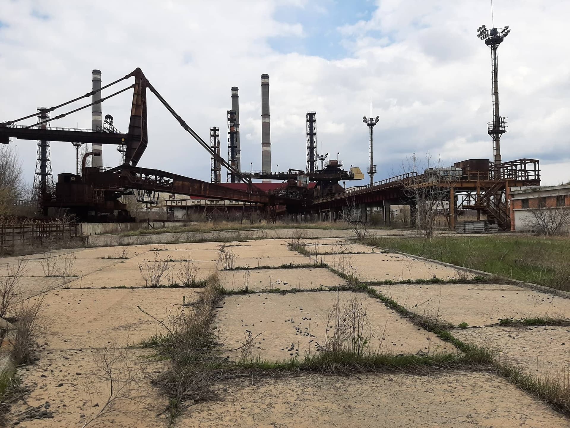GAURĂ NEAGRĂ! România cheltuie anual un milion de euro pentru niște ruine din Ucraina