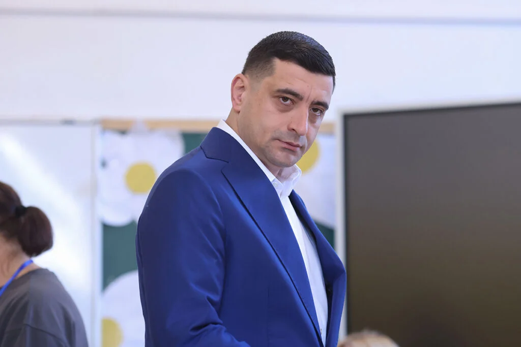 George Simion amenință din nou: „Murim cu ei de gât. Vă găsim și în gaură de șarpe”. Își cheamă susținătorii la proteste pașnice: „Ieșiți, fraților!”
