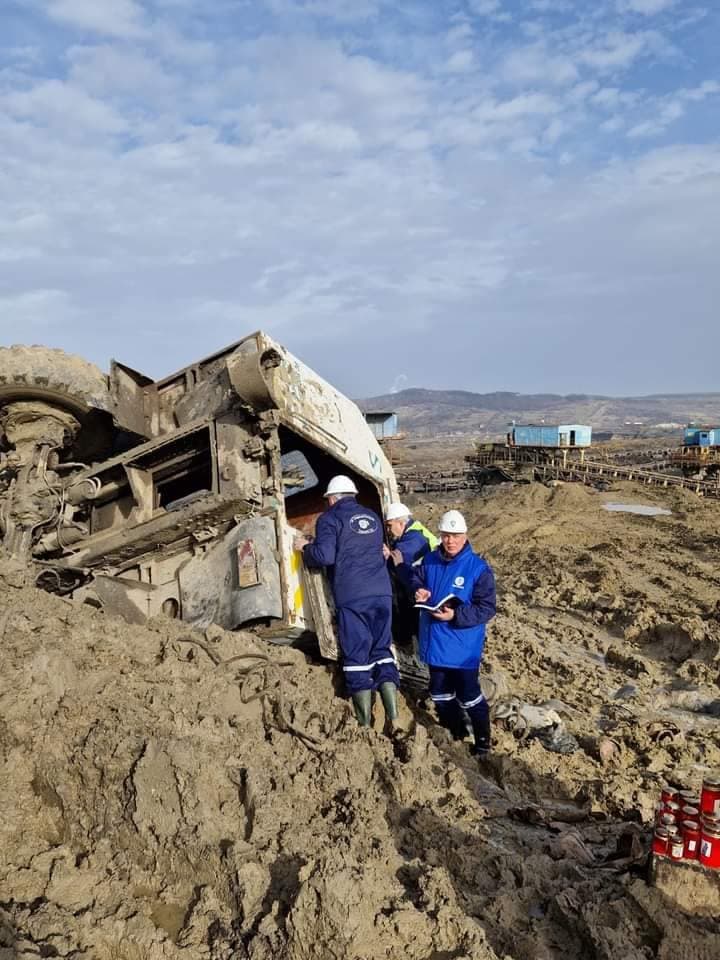 Imagini cu drumul care a ucis trei mineri! ”Câtă mocirlă e după ce au băgat lama de buldozer, vă dați seama cum era înainte?” FOTO