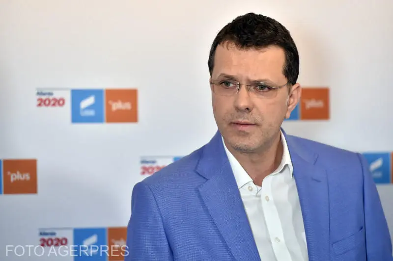 Ionuț Moșteanu, USR: „Pare că nişte oameni vor să rămână agăţaţi de putere cu orice preţ, chiar cu preţul democraţiei”