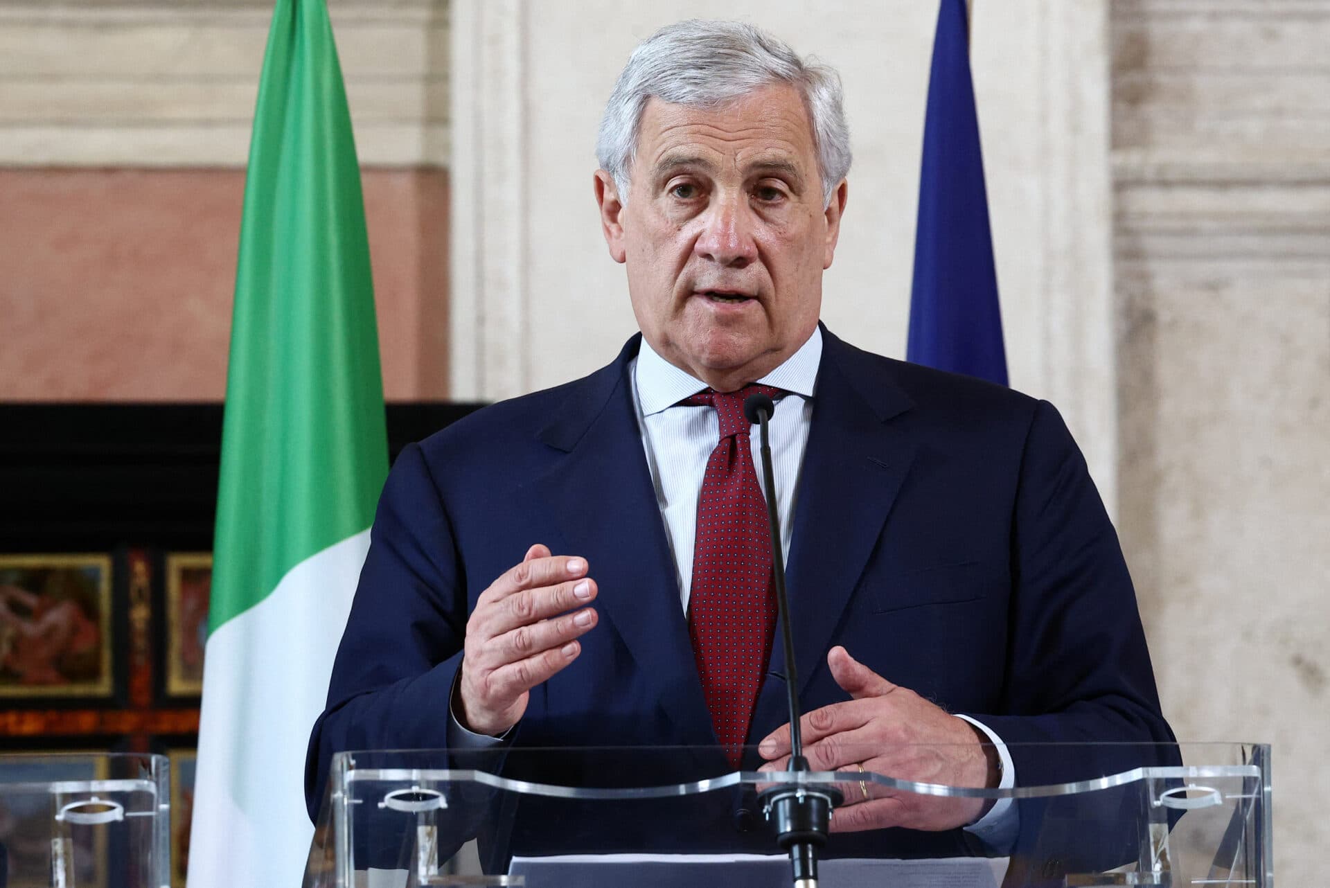 Italia cere timp pentru apărare. Obiectivul NATO, dificil în contextul datoriilor mari