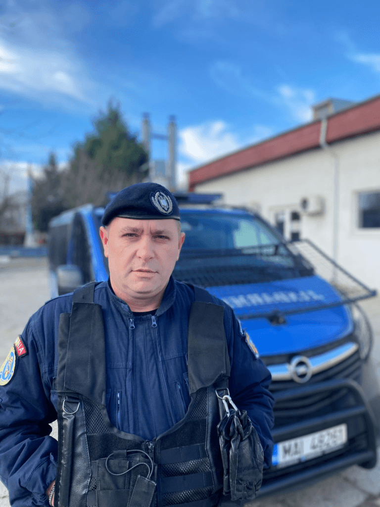 <strong>"Jos pălaria pentru Petre". Jandarmul, aflat în timpul liber, a devenit eroul unor victime din accidentul de la Pasajul Unirii</strong>
