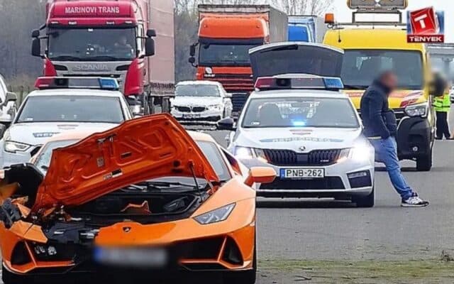 Lamborghini înmatriculat în România, distrus pe o autostradă din Ungaria, într-o cursă ilegală cu mașini de lux