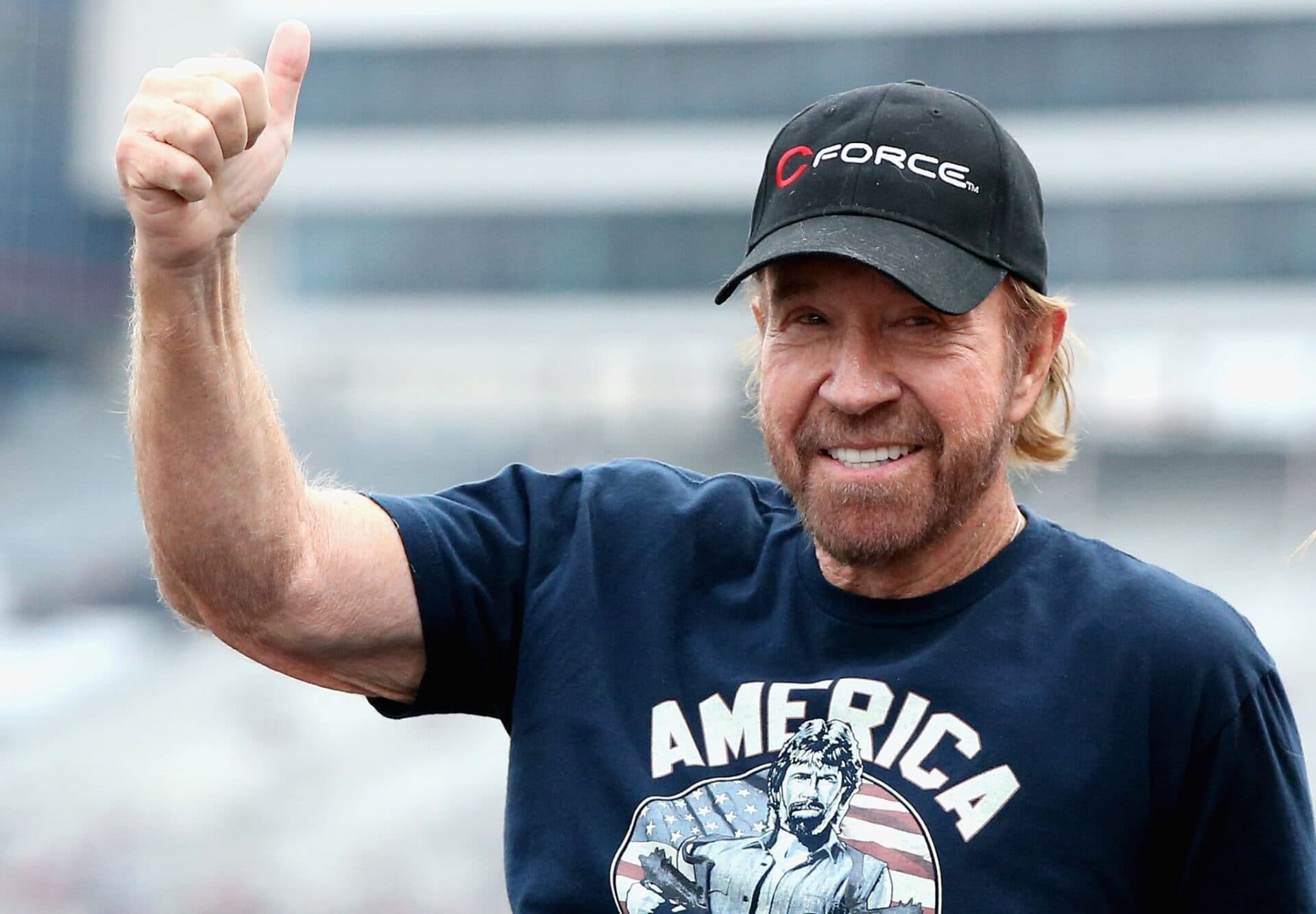 Legendarul Chuck Norris a murit la vârsta de 86 de ani. Lumea întreagă plânge un simbol al cinematografiei și sportului