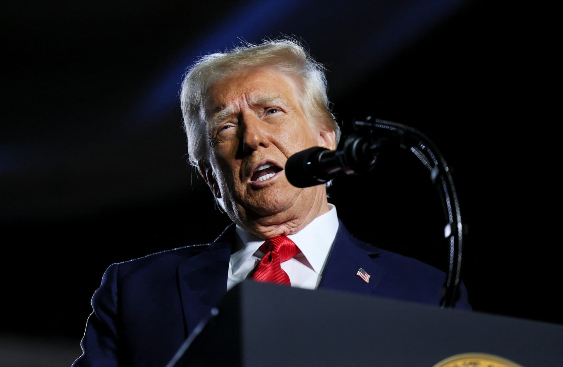 Liberal, dar compatibil, spune Trump despre premierul britanic