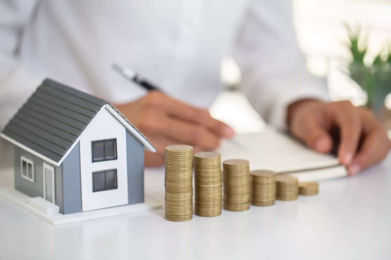Majorările de taxe și impozite vor transforma 2026 într-un an mai scump pentru proprietari și investitori
