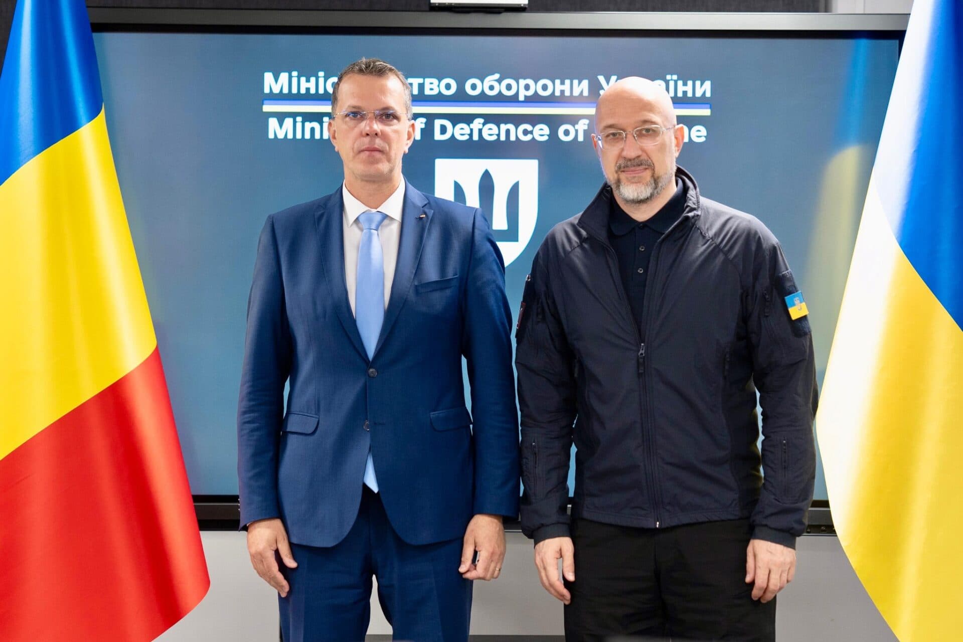 Ministrul Apărării anunță cooperare militară cu Ucraina și implicarea companiilor românești în reconstrucția țării vecine