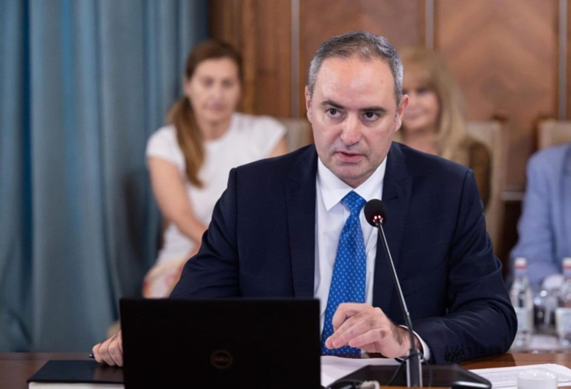 Ministrul Finanţelor: Firmele fantomǎ blochează piaţa. Urmează ”curățenia”