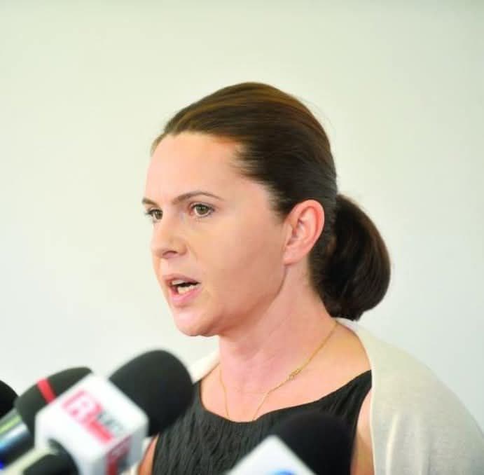 Minune în România: un șef de instituție de stat spune despre salariul său că este ”prea mare”. Adriana Săftoiu dă din casă schema care dublează veniturile în TVR