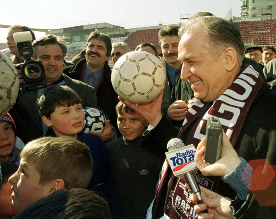 Moment de reculegere înaintea meciurilor din Cupa României, în memoria lui Ion Iliescu