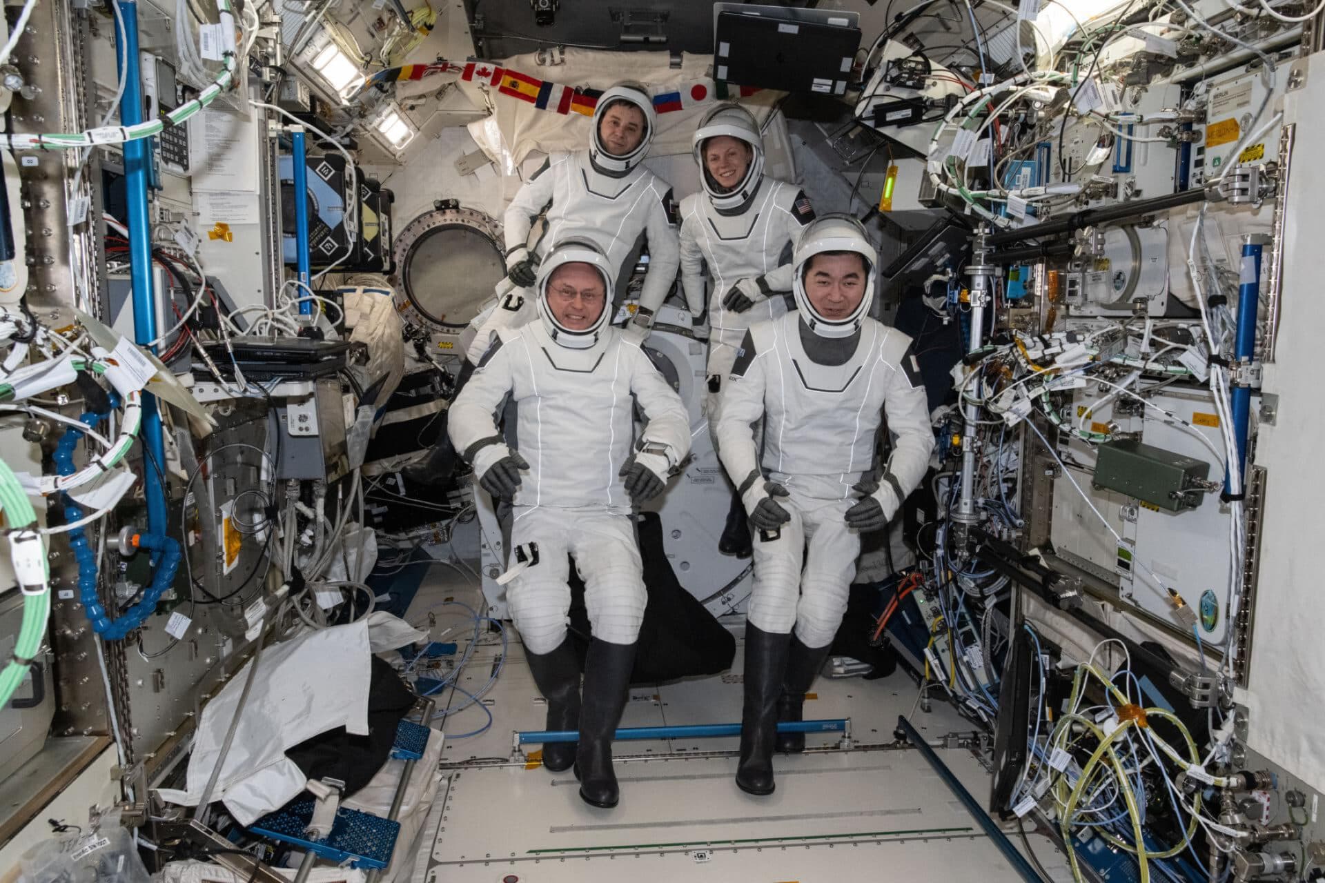NASA a realizat prima evacuare medicală din spațiu. Cea mai scumpă operațiune medicală din istorie pentru o ”afecțiune nespecificată”