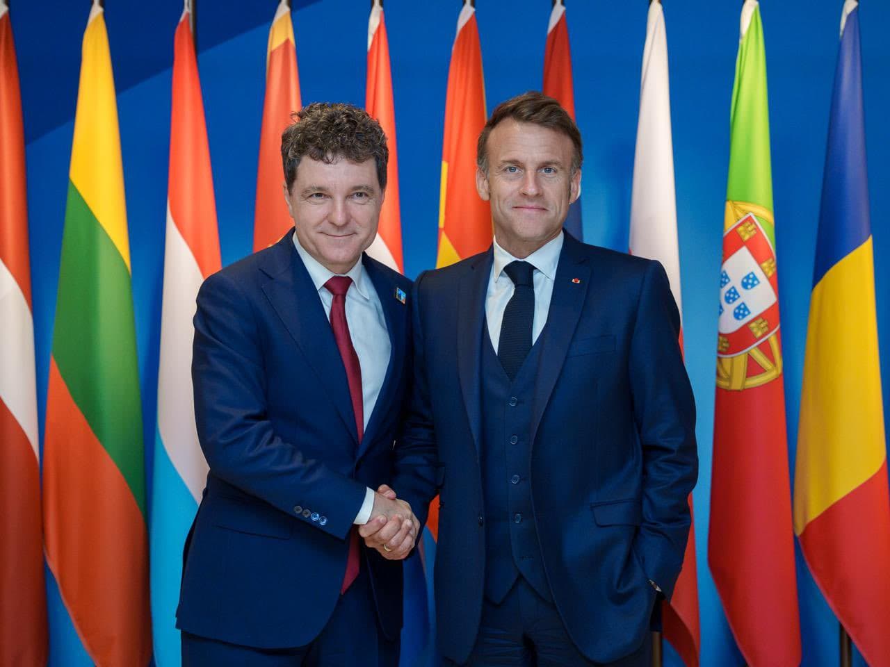Nicușor Dan a rămas blocat la Paris din cauza vremii nefavorabile