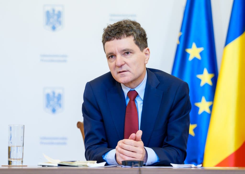 Nicușor Dan analizează trei variante pentru șefia SRI și SIE