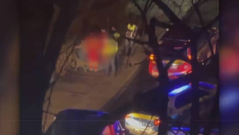 O clipă de neatenție, fatală! Un copil a căzut de la etajul trei al unui bloc din Galați