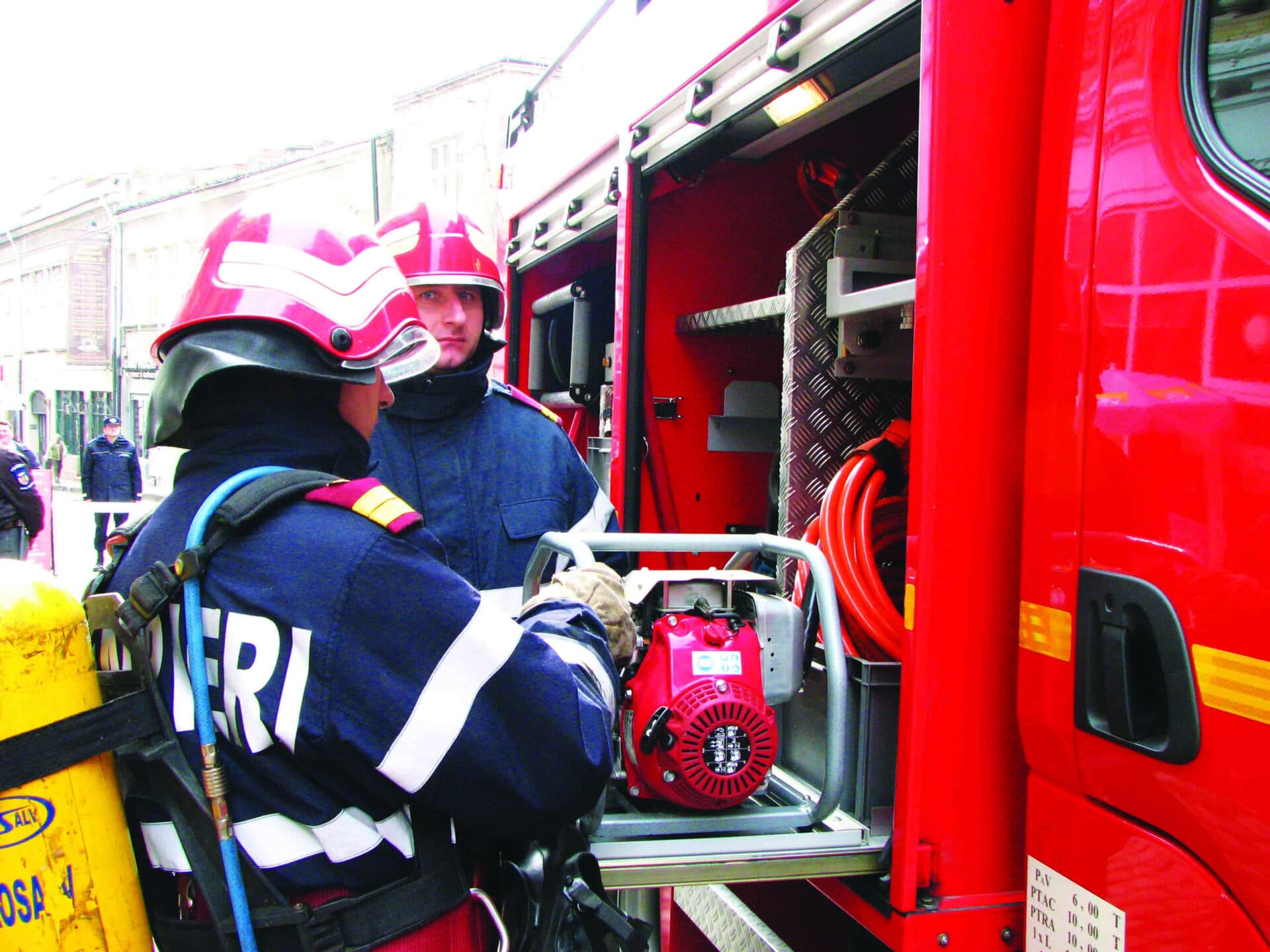 O nouă explozie în România într-un bloc din Râmnicu Sărat