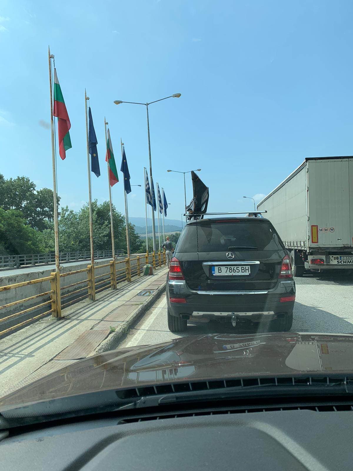 O nouă zi de chin pentru românii care ajung la vama KULATA