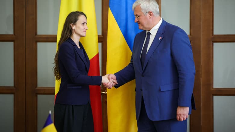 Oana Țoiu, în vizită oficială în Ucraina. Drepturile minorităților naționale și cooperarea bilaterală, teme prioritare în dialogul cu omologul ucrainean