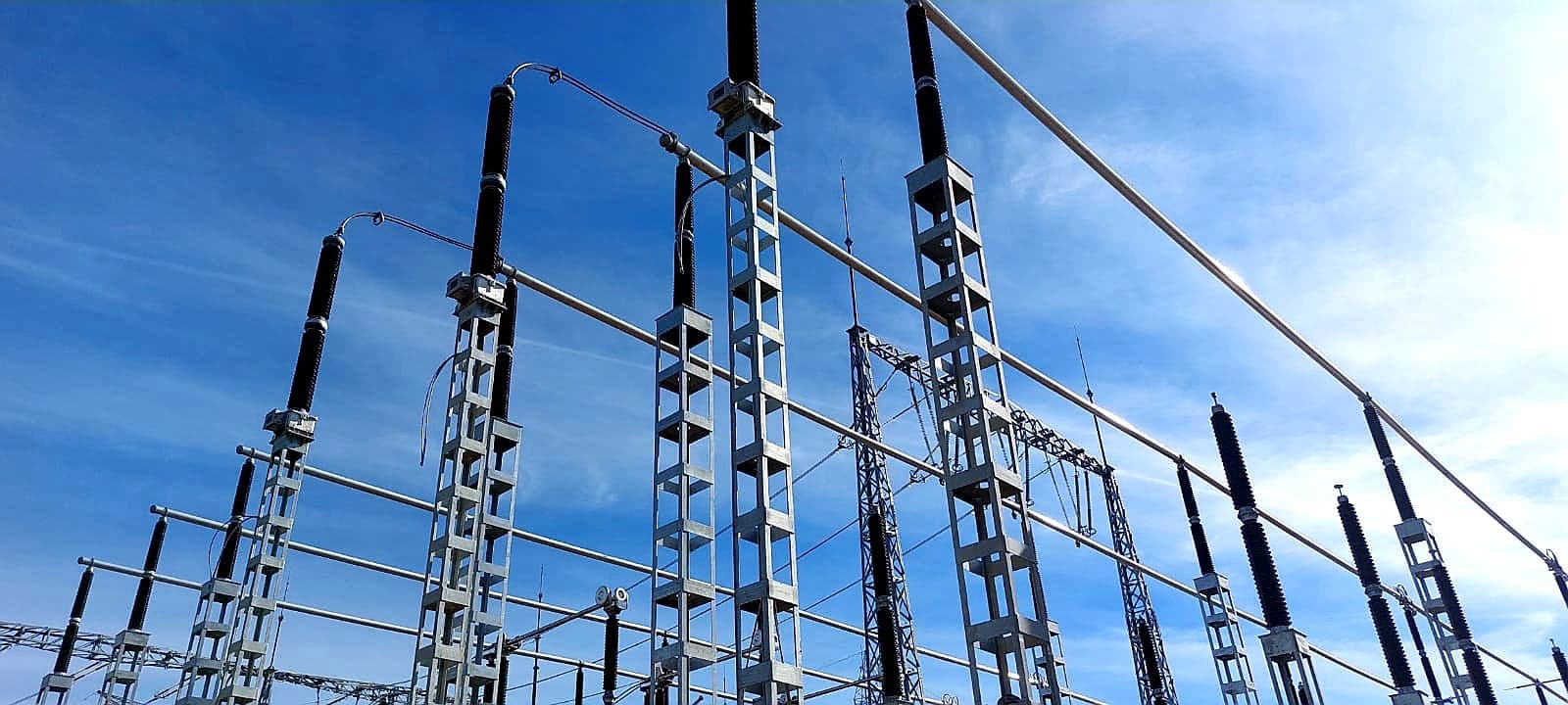 Ordonanța trenuleț. FPE: „Taxa pe stâlp ar putea avea un impact sever asupra sectoarelor economice strategice”