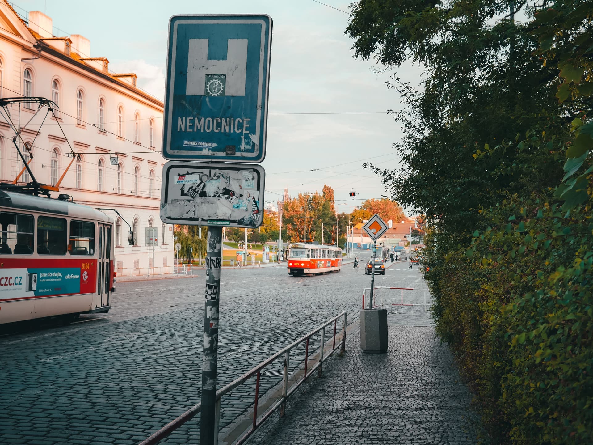 Parchetul European anunță acorduri de recunoaștere a vinovăției într-un dosar de fraudă cu achiziții publice în Cehia