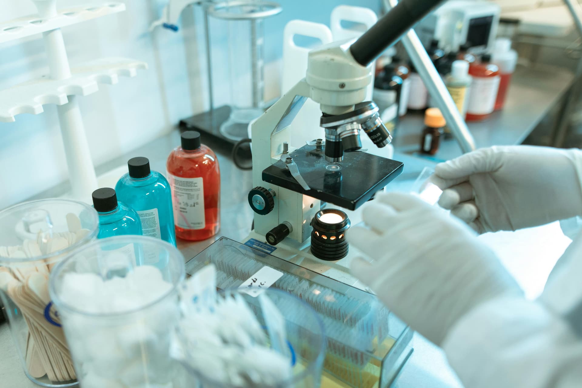 Parchetul European finalizează un caz de fraudă cu fonduri UE în proiecte de cercetare a cancerului
