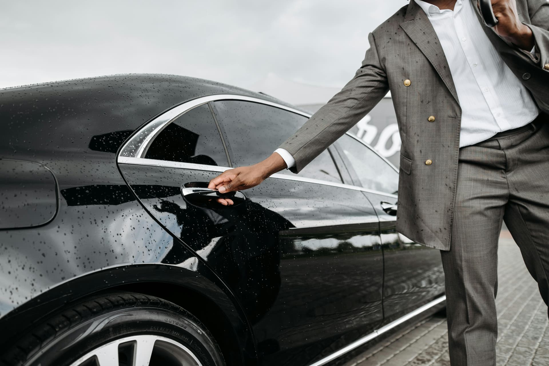 Parchetul european inculpă trei comercianți auto în primul rechizitoriu din dosarul „Nimmersatt”