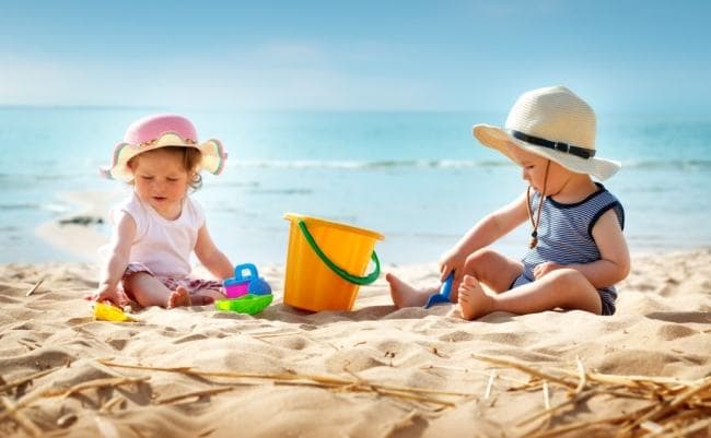 Părinții pot primi 1.500 de lei pentru fiecare copil înscris la creșă sau grădiniță