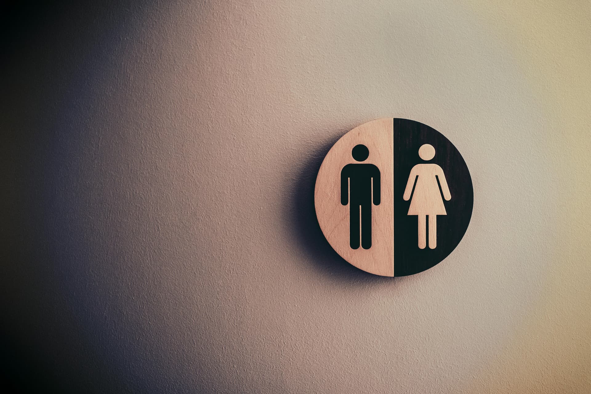 Parlamentul European cere reducerea „gender care gap” și recunoașterea îngrijirii ca drept fundamental