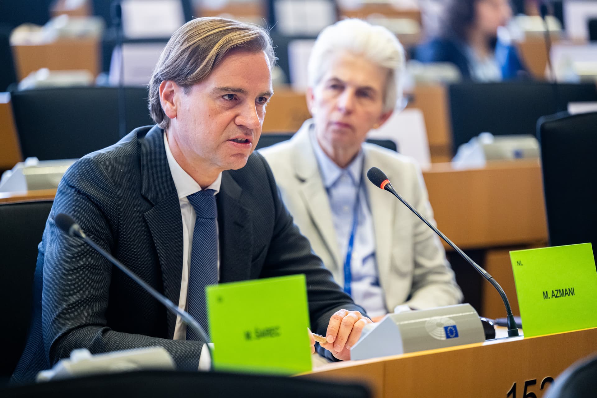 Parlamentul European pregătește mandatul pentru negocieri privind noul regulament UE privind returnările, considerat „piesa lipsă” a Pactului privind migrația și azilul