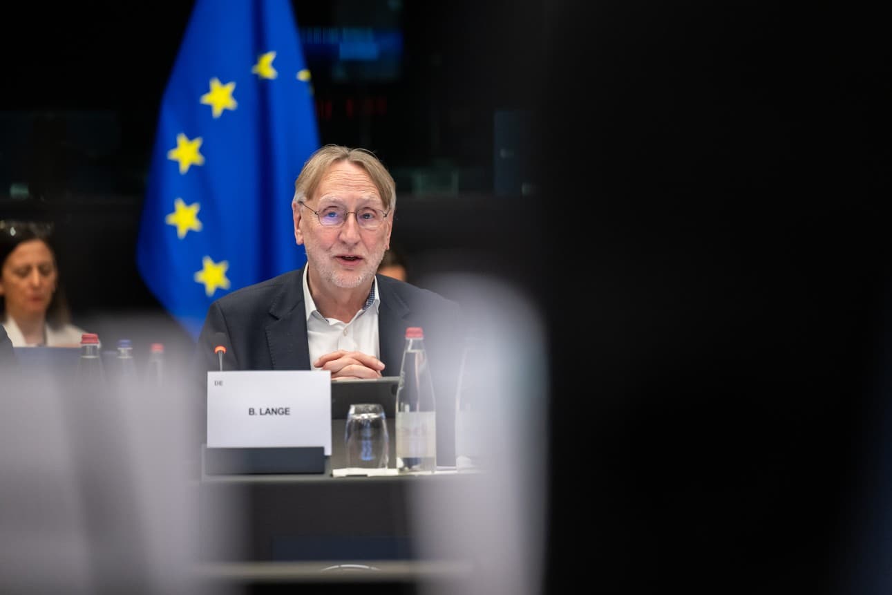 Parlamentul și Consiliul se apropie de un acord privind legislația pentru înțelegerea comercială UE, SUA