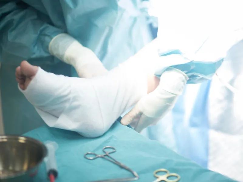 Poliția Capitalei, mesaj de ultimă oră. Un bărbat a furat trei picioare amputate dintr-un spital din București