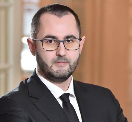 Problema cu „Trăiască România”. Cum ar putea să fie făcută România măreață dacă planul e contrar intereselor ei?