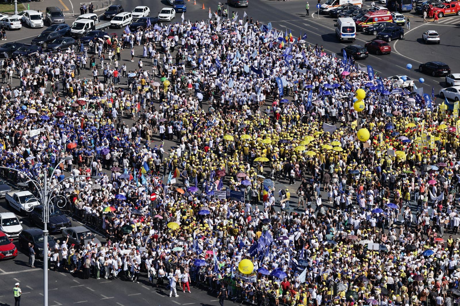 Profesorii din toată țara protestează în București