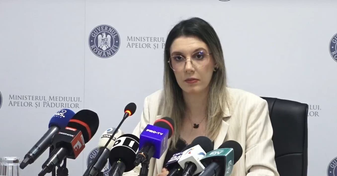 Proiect adoptat de deputaţi: Transparenţă maximă privind operatorii care gestionează deşeuri / Buzoianu: Într-o ţară în care oamenii îşi pierd ani din viaţă din cauza poluării, e extrem de important să avem o transparenţă reală a avizelor de mediu