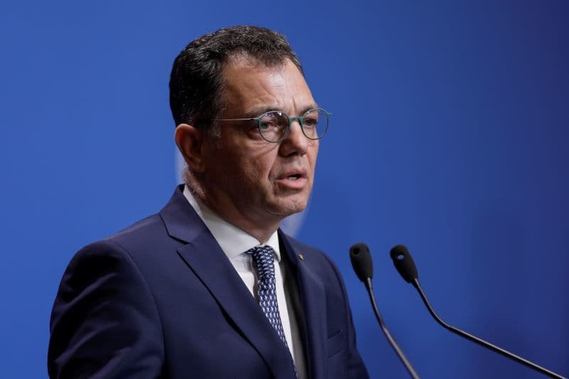 Radu Oprea, despre controalele la unităţile turistice: Competenţele sunt partajate între instituţii. Am vorbit cu domnul Arafat pentru a revedea procedurile, încât lucrurile să funcţioneze mai uşor între instituţiile care au competenţe partajate