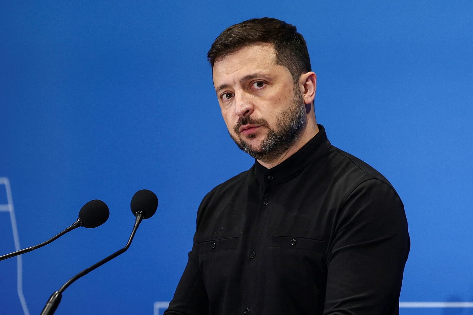 Răniți și bolnavi, dar liberi. Ucraina repatriază noi prizonieri din Rusia