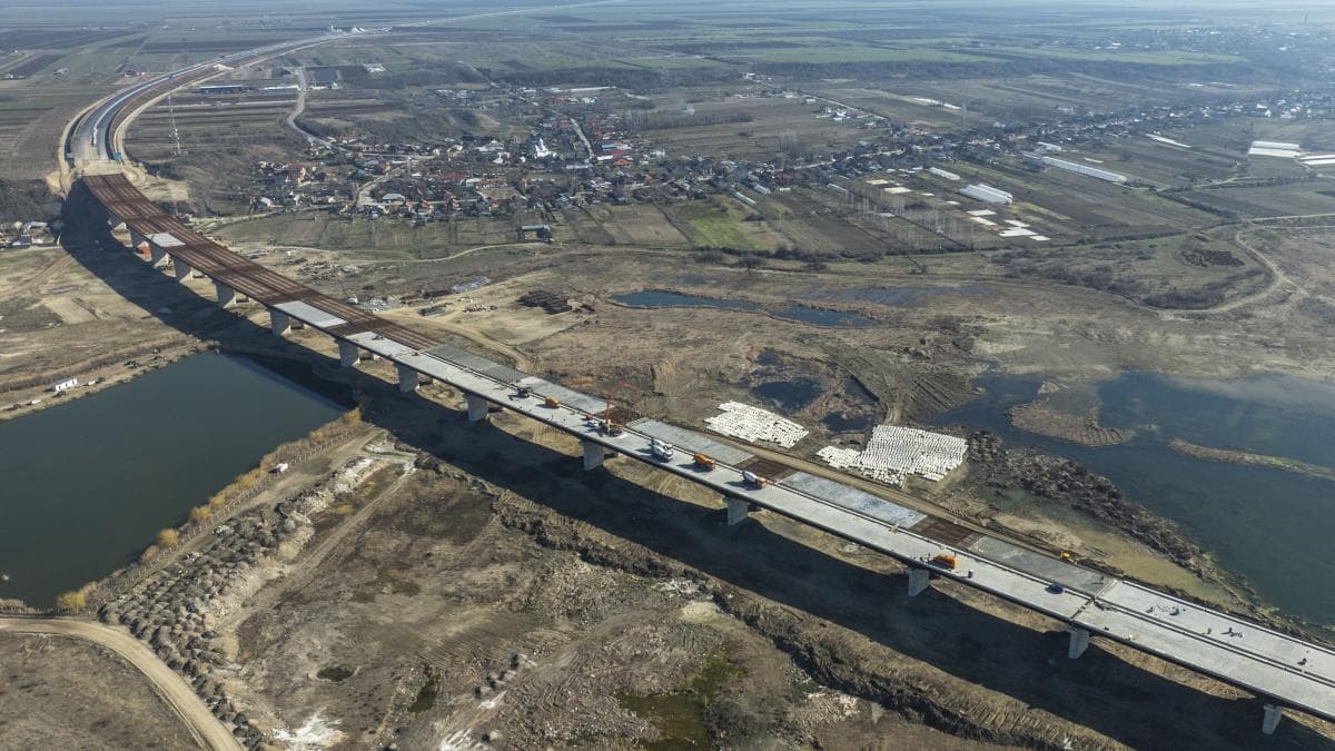 România va reabilita 15 kilometri de drum pe teritoriul Ucrainei, segment conectat la viitorul drum expres Suceava–Siret: „Va avea rol dual: civil și militar”