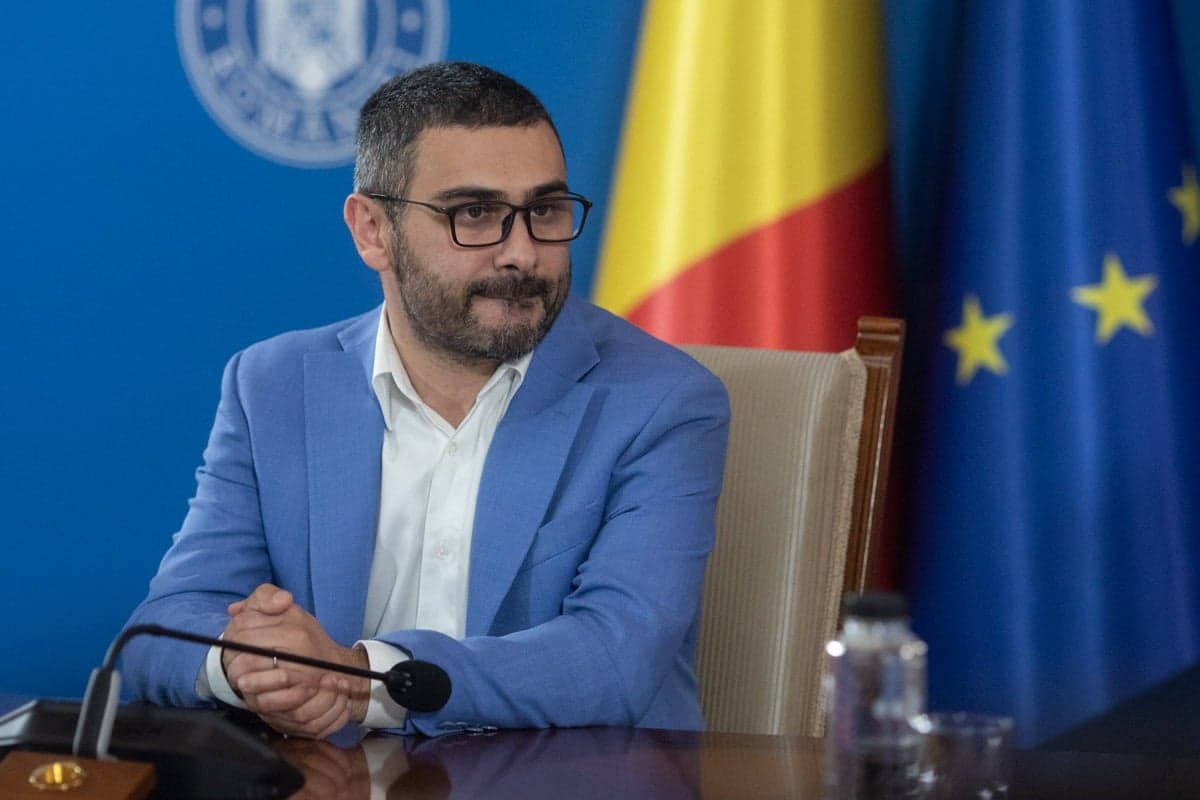 S-au investit milioane în formare profesională, dar angajații dispar. Ce spune ministrul Muncii