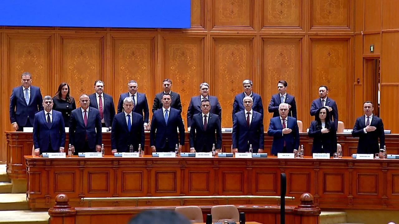 Senatorii și deputații au acordat votul de încredere Guvernului condus de Ciolacu