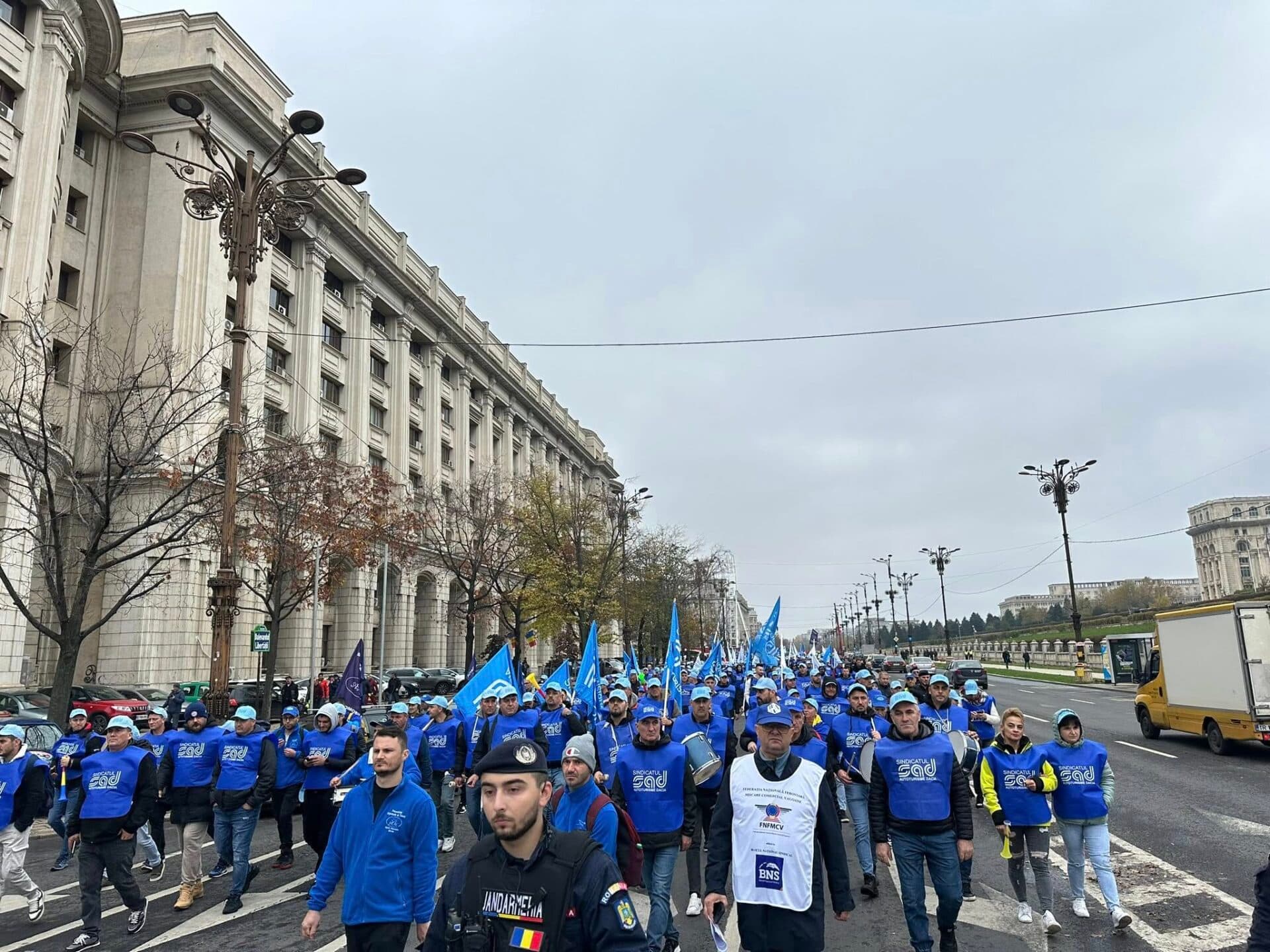 Sindicaliștii din Apele Române, revoltați: „Oamenii lucrează pe venituri mizerabile”