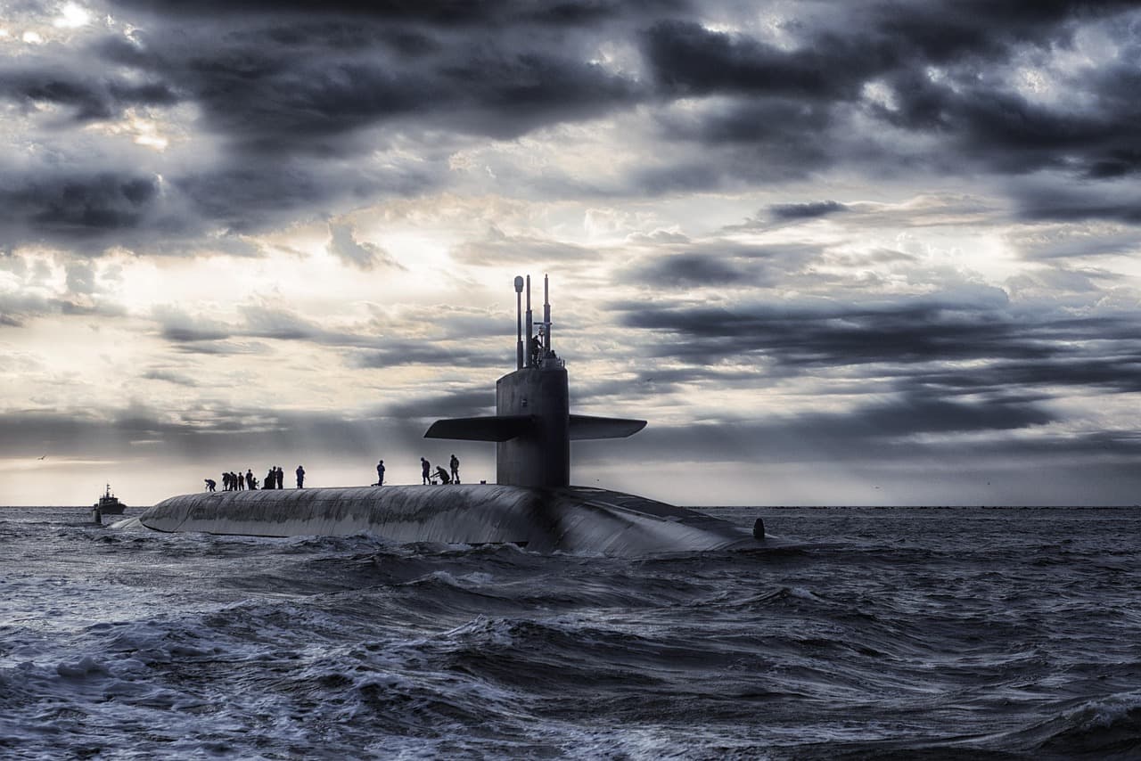 Submarin rusesc, în pericol de explozie în apele europene, după o scurgere de combustibil