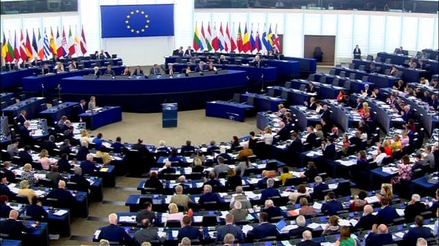 Surse: La recomandarea Comisiei Europene, Guvernul trebuie să aleagă dacă creşte taxele din iunie sau taie investiţiile